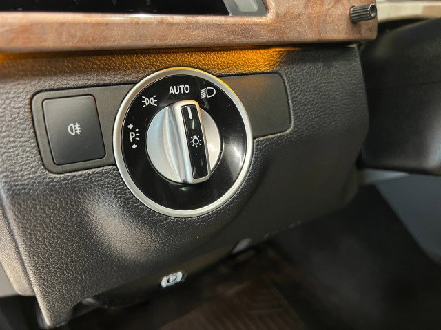 Used 2012 Mercedes-Benz E 350 4MATIC Sedan image 31