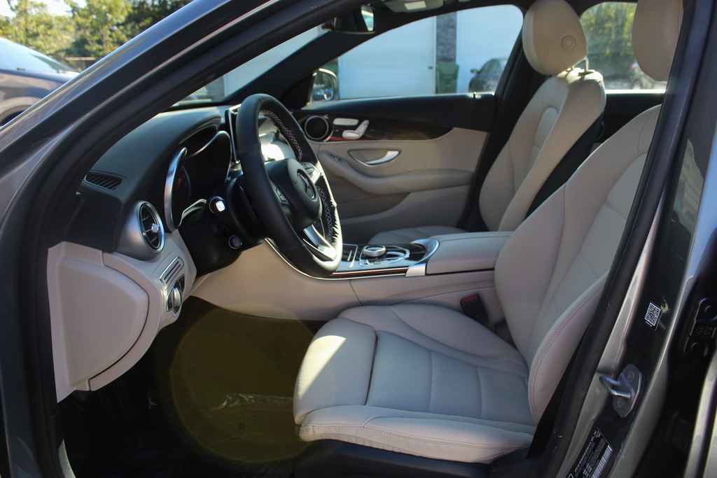 Used 2018 Mercedes-Benz C 300 Sedan image 24