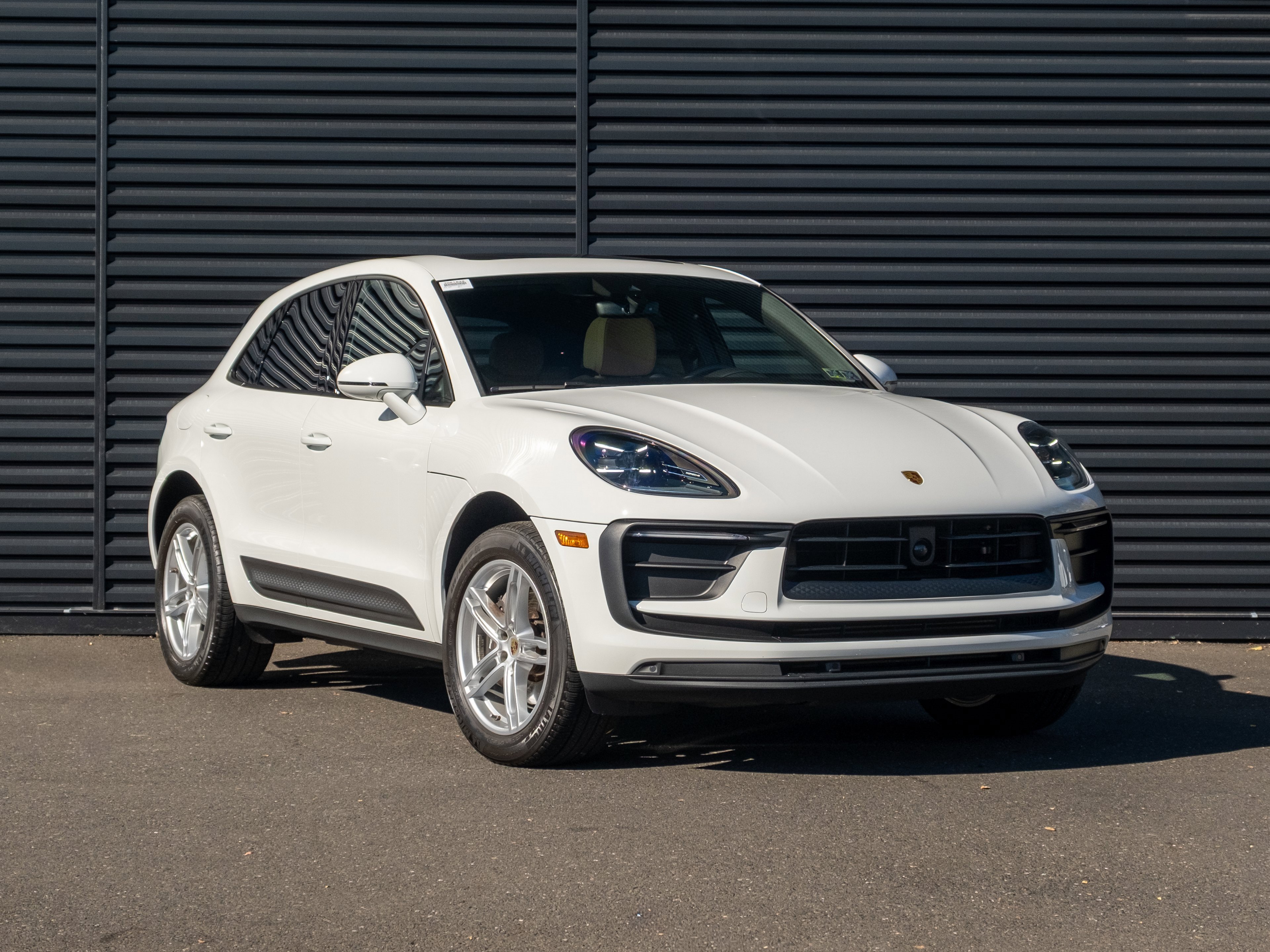 Certified 2023 Porsche Macan image 10