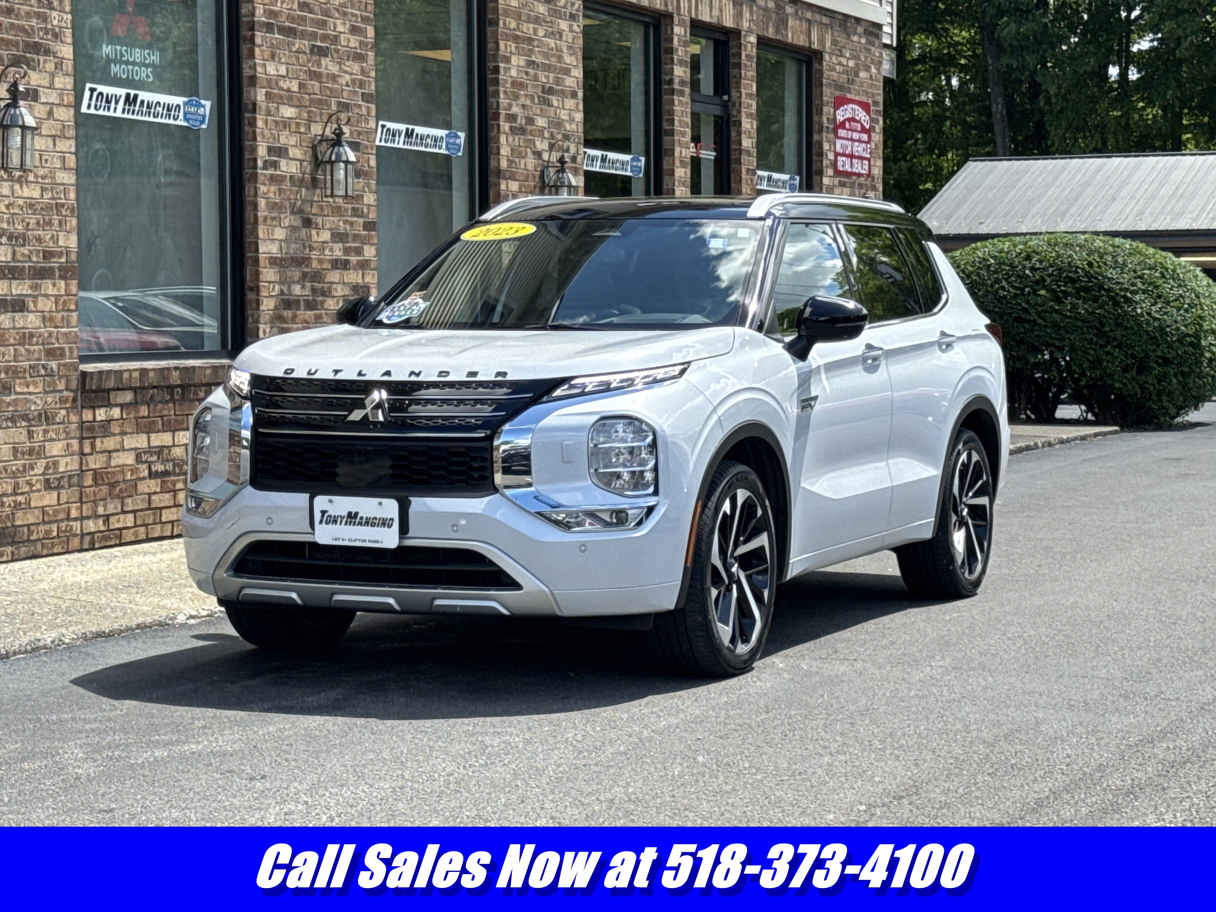 Used 2023 Mitsubishi Outlander SEL AWD/4WD image 1