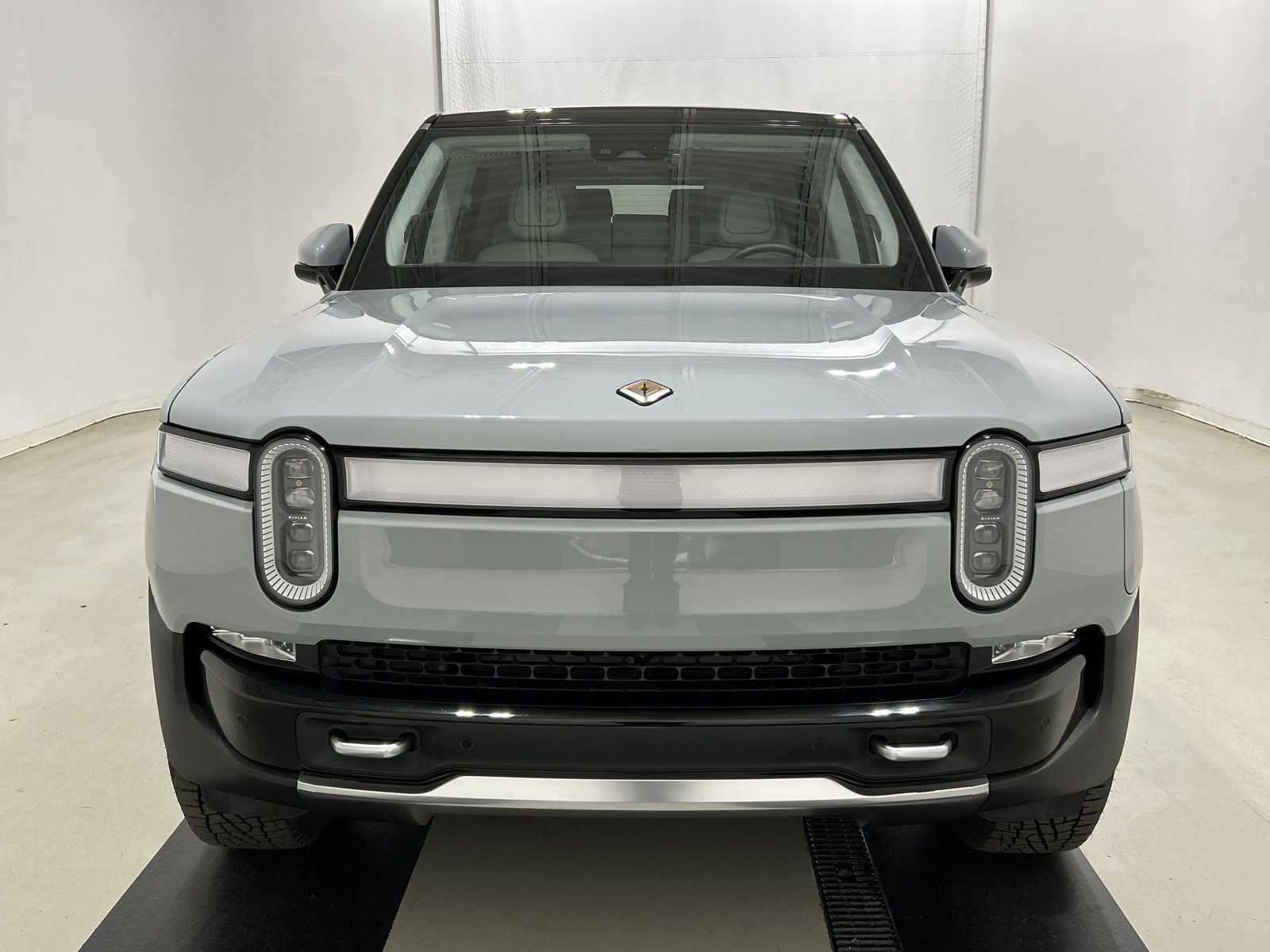 Used 2023 Rivian R1S Adventure Quad AWD/4WD image 8