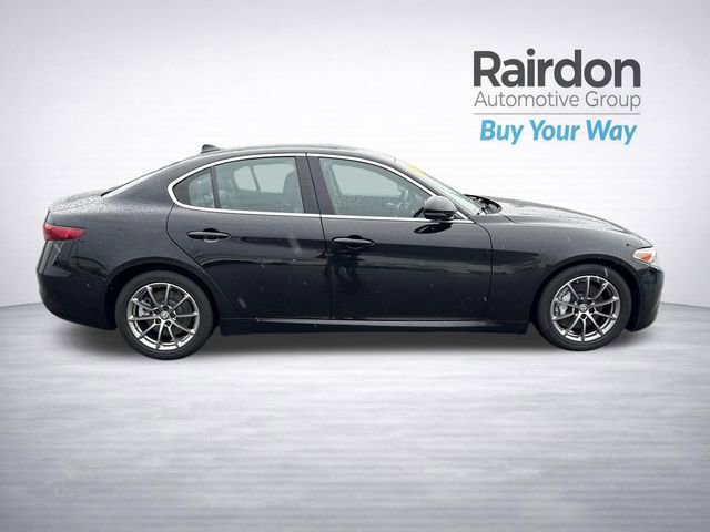 Used 2019 Alfa Romeo Giulia w/ Cold Weather Package RWD image 8