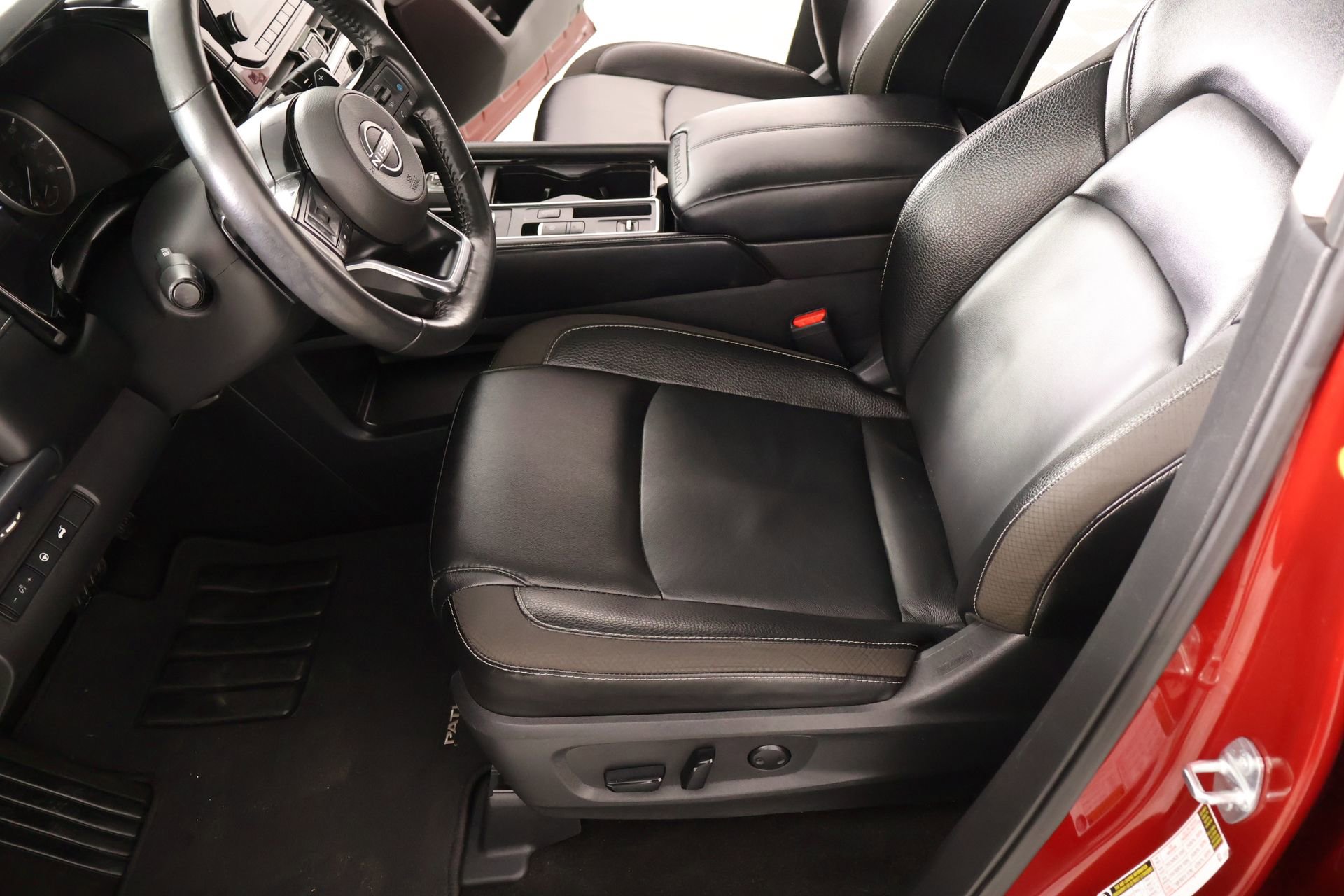 Used 2023 Nissan Pathfinder SL w/ SL Premium Package FWD image 12