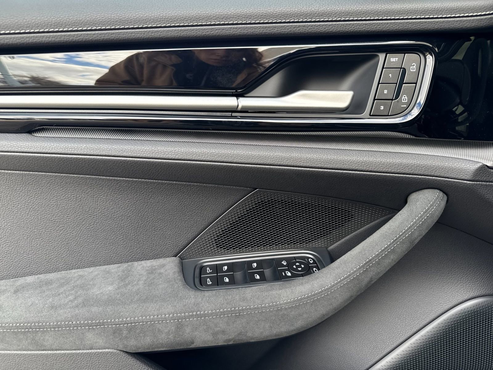 New 2026 Porsche Panamera 4 AWD/4WD image 12