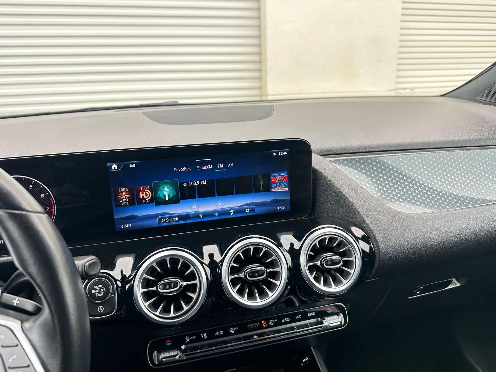 Used 2025 Mercedes-Benz GLA 250 4MATIC image 21