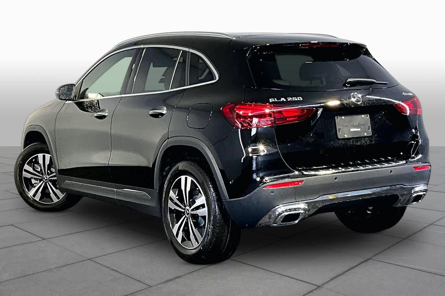 New 2026 Mercedes-Benz GLA 250 4MATIC image 3