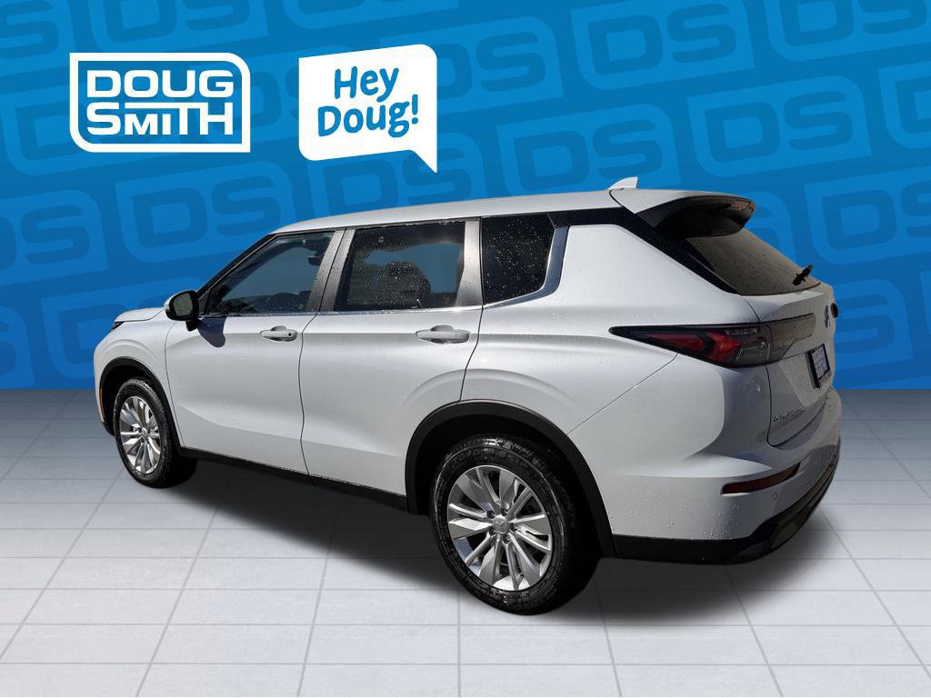 New 2026 Mitsubishi Outlander ES AWD/4WD image 3