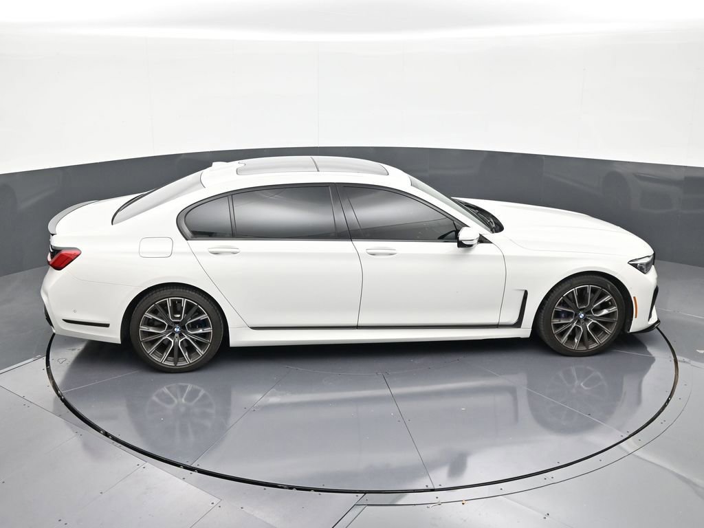 Used 2021 BMW 750i xDrive w/ M Sport Package image 17