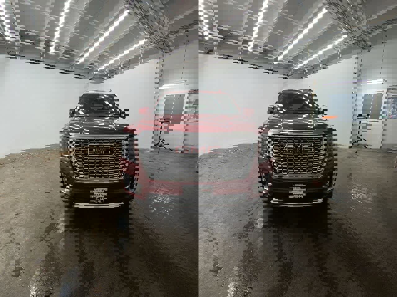 Used 2024 GMC Yukon Denali w/ Advanced Technology Package image 9