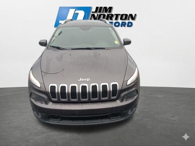Used 2018 Jeep Cherokee Latitude Plus FWD image 3