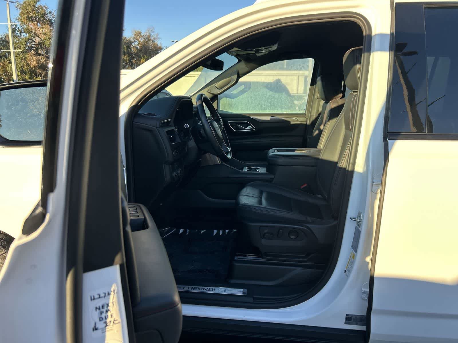 Used 2024 Chevrolet Suburban RST RWD image 2