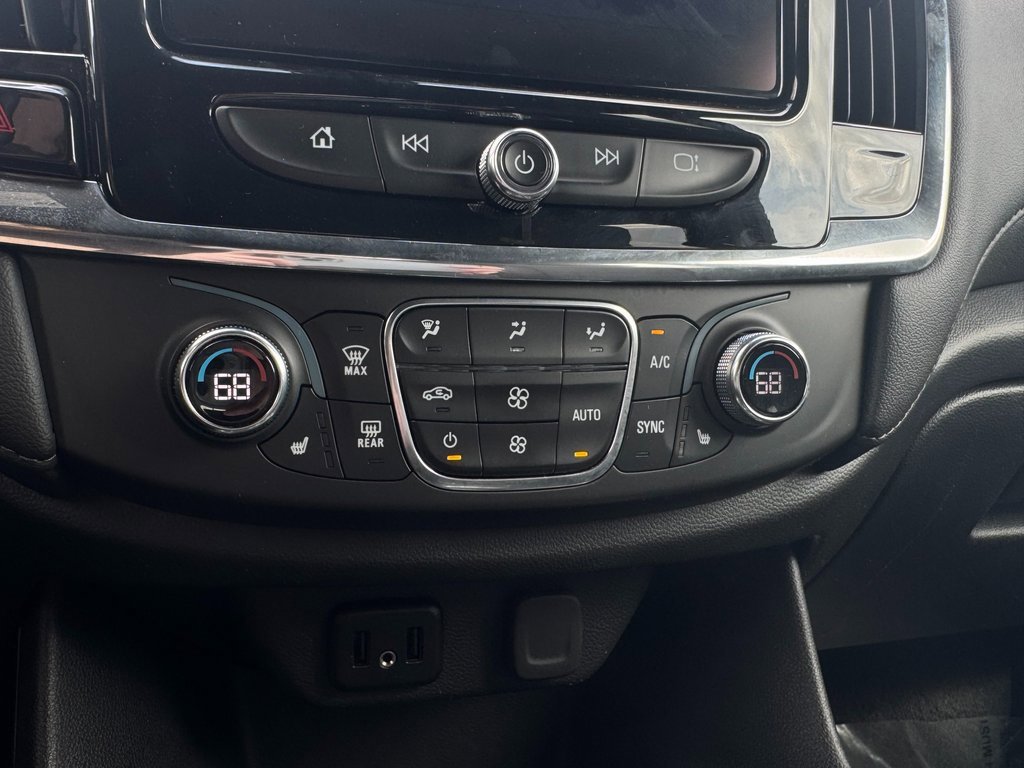 Used 2023 Chevrolet Traverse LT image 26