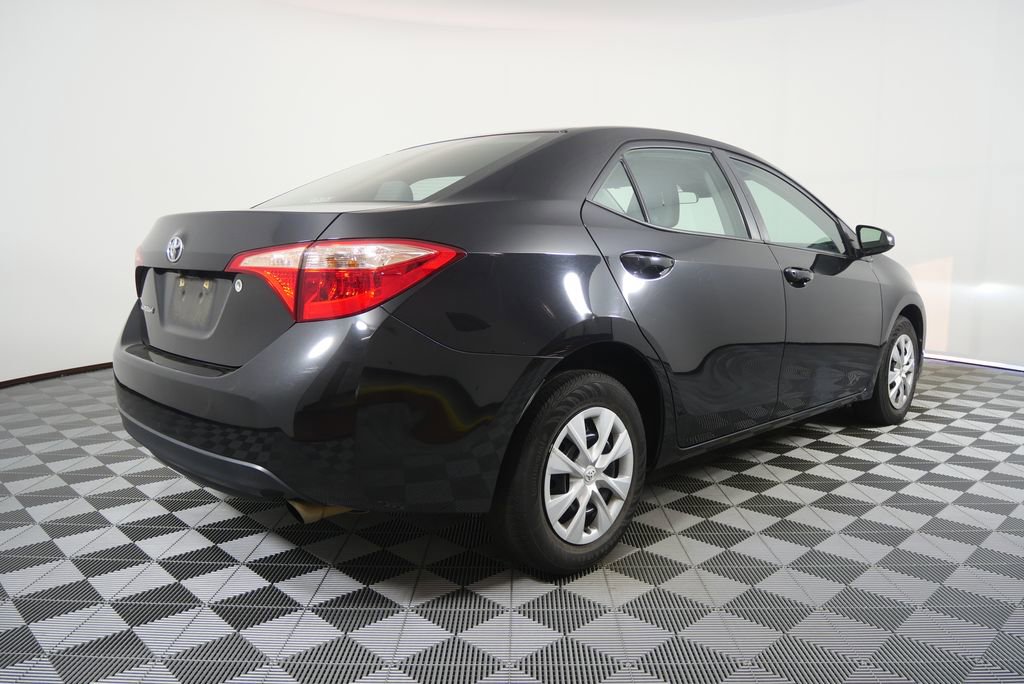 Used 2017 Toyota Corolla L FWD image 3