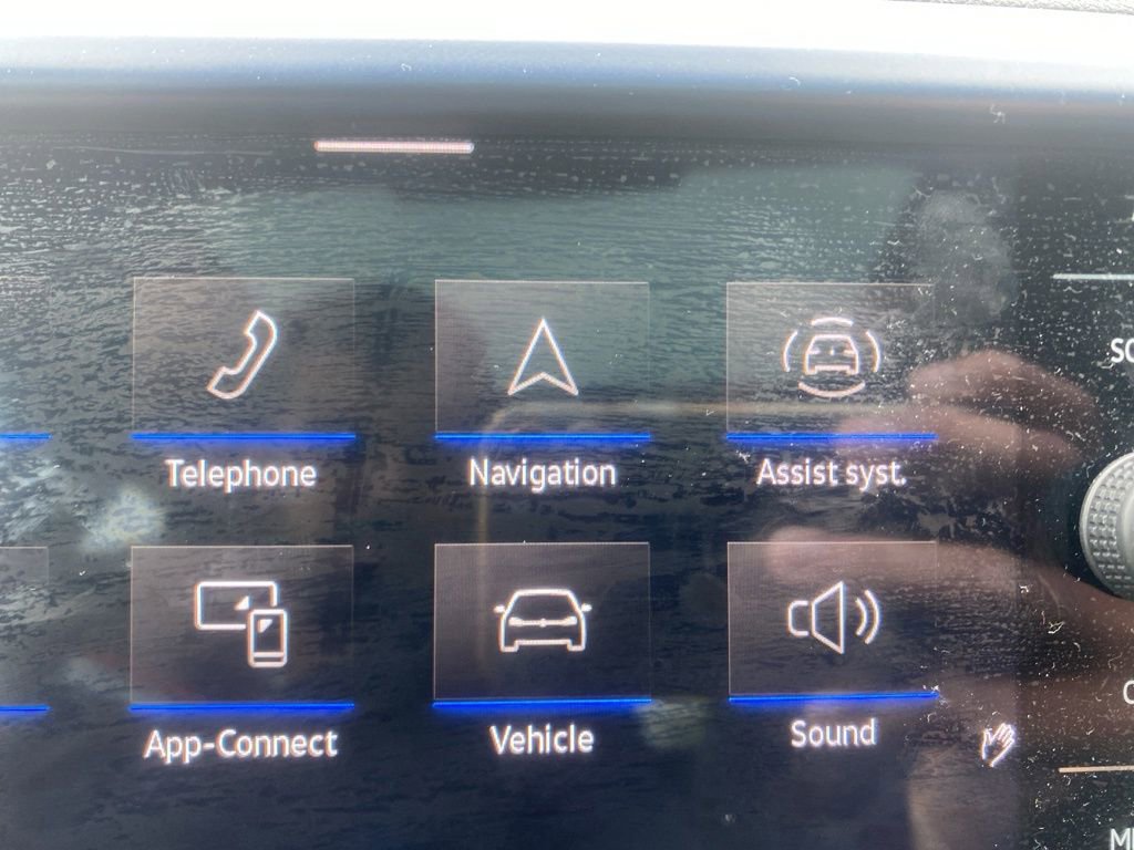 Used 2024 Volkswagen Taos SE image 21