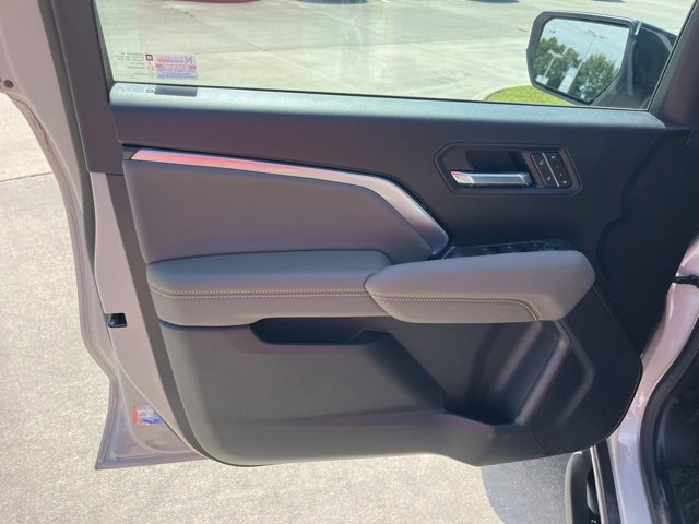 New 2026 Chevrolet Colorado ZR2 image 15