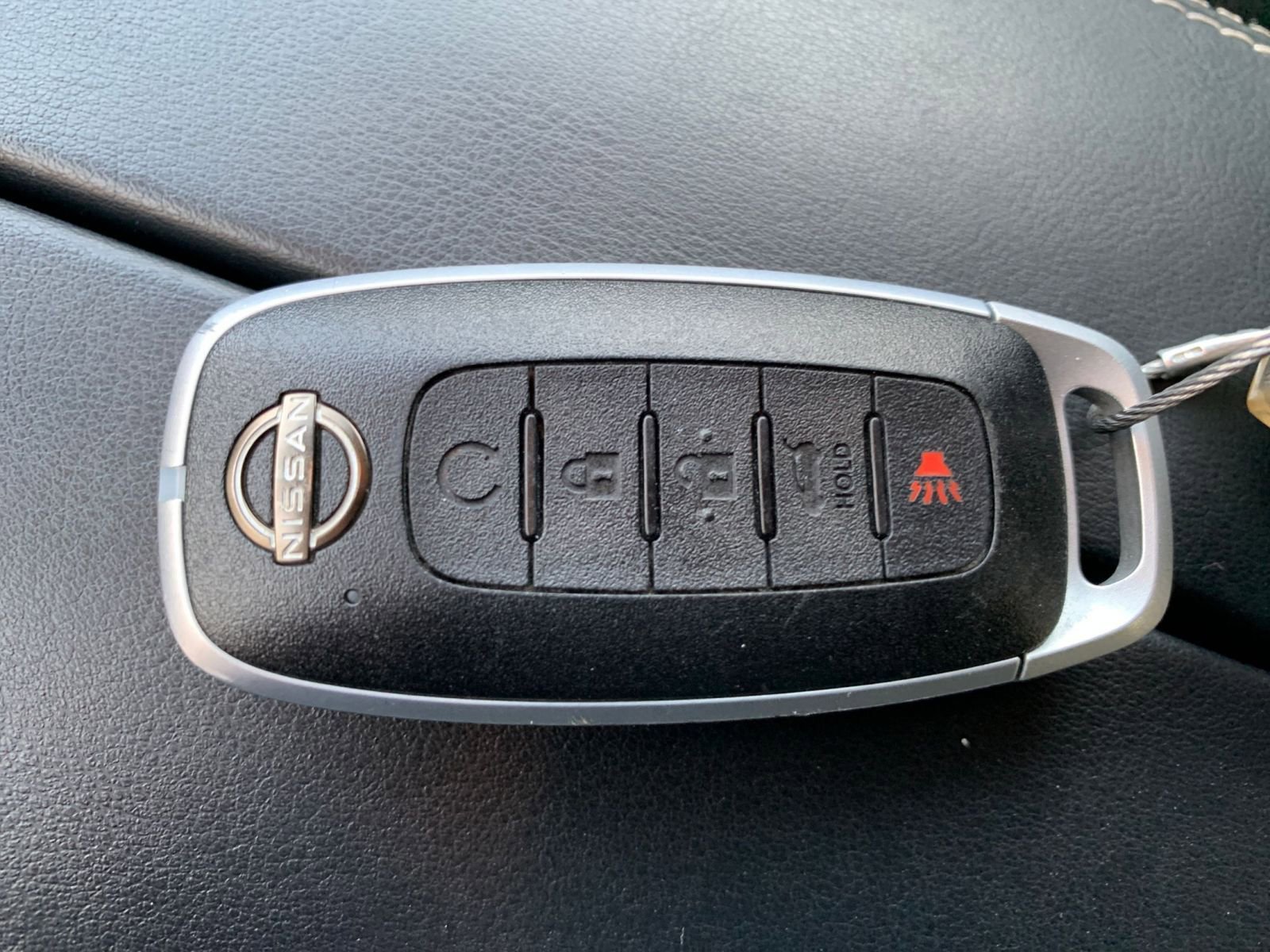 Used 2025 Nissan Rogue SV image 27