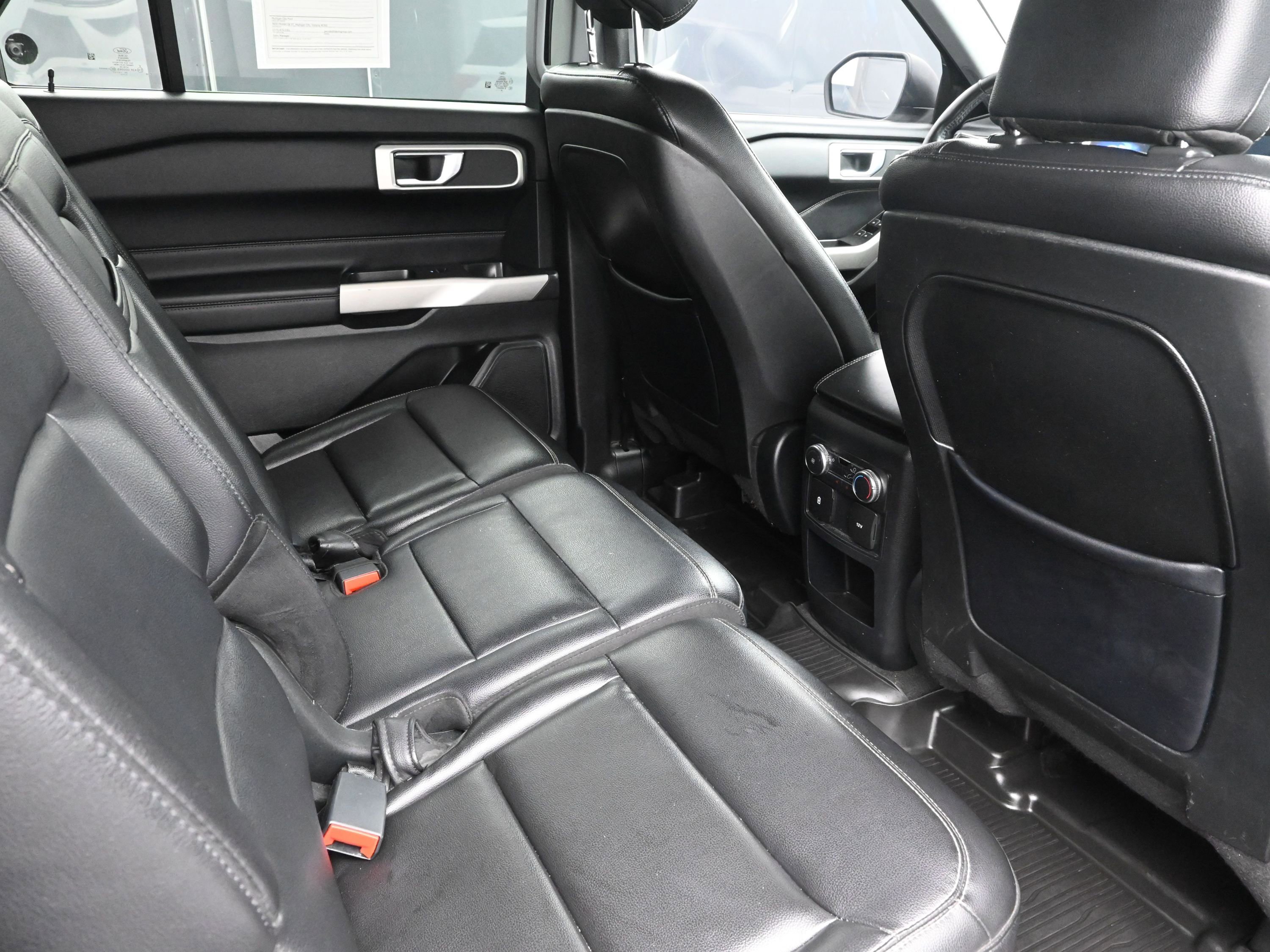 Used 2020 Ford Explorer XLT w/ Equipment Group 202A image 24