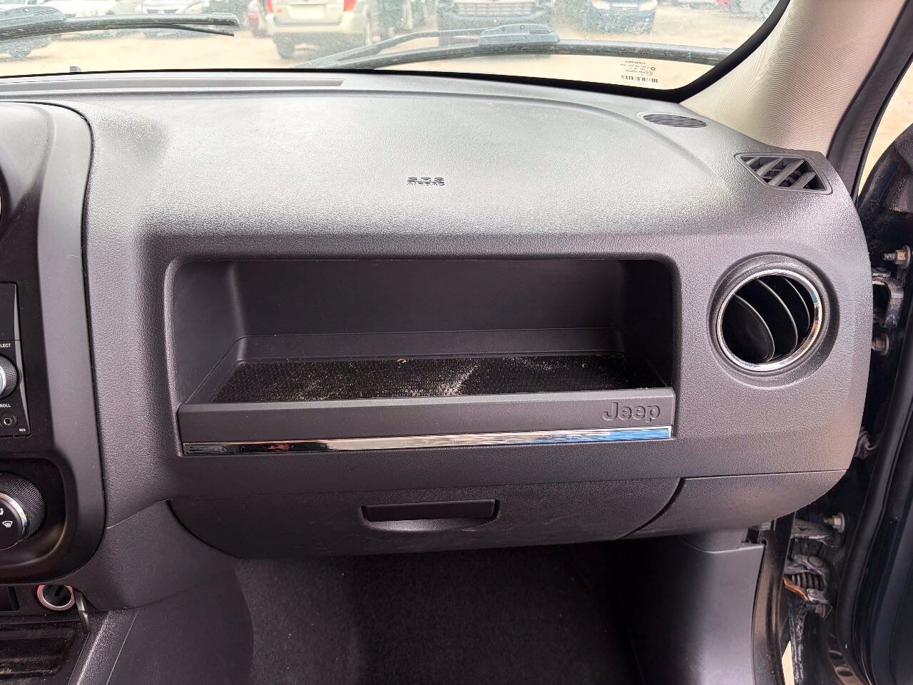 Used 2010 Jeep Patriot Sport FWD image 19