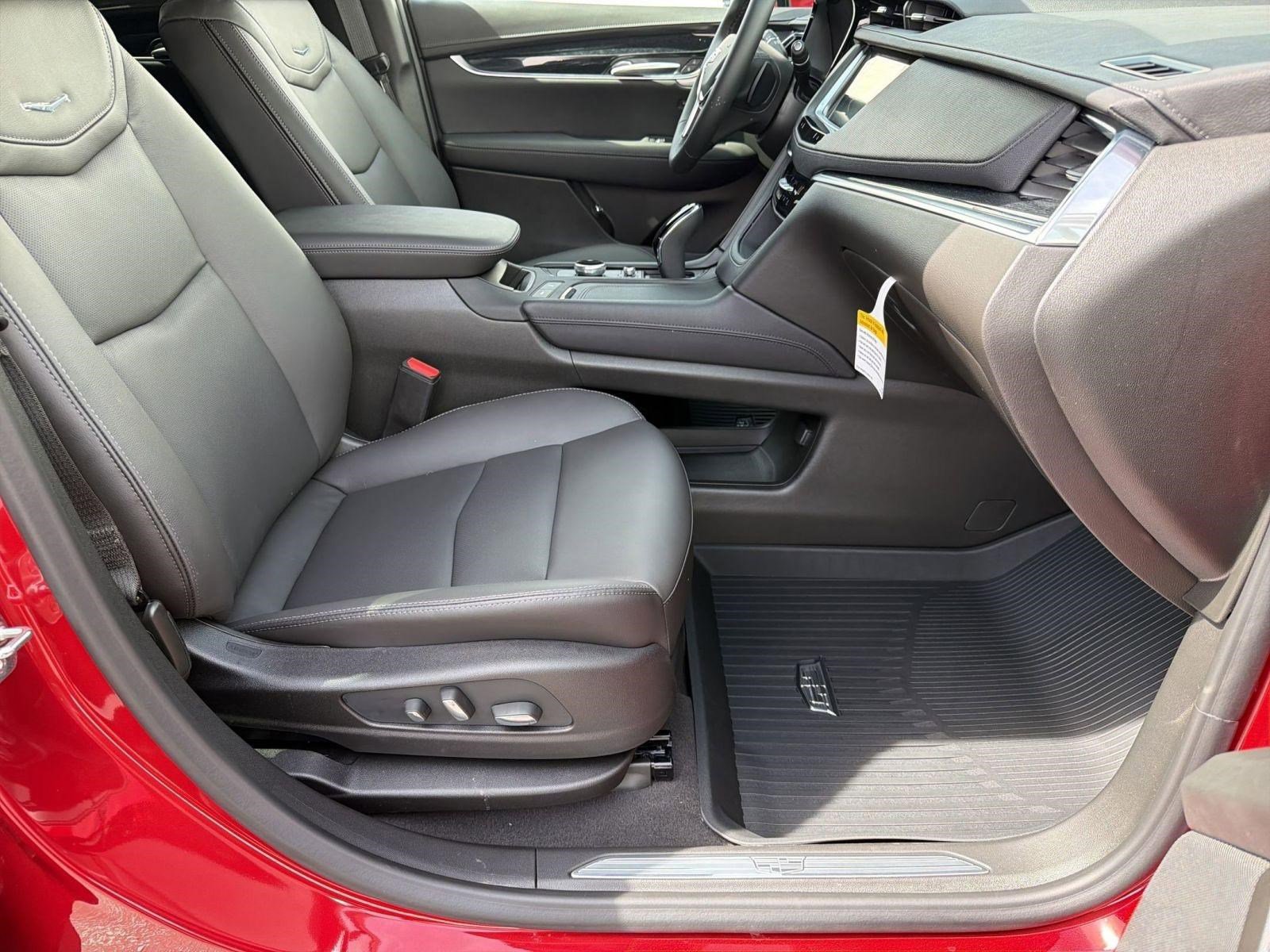 New 2026 Cadillac XT5 Premium Luxury w/ LPO, Floor Liner Package FWD image 31