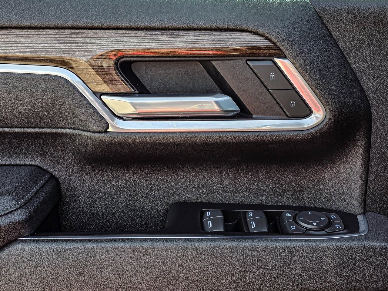 Used 2025 Chevrolet Silverado 2500 LT w/ Trail Boss Package image 15