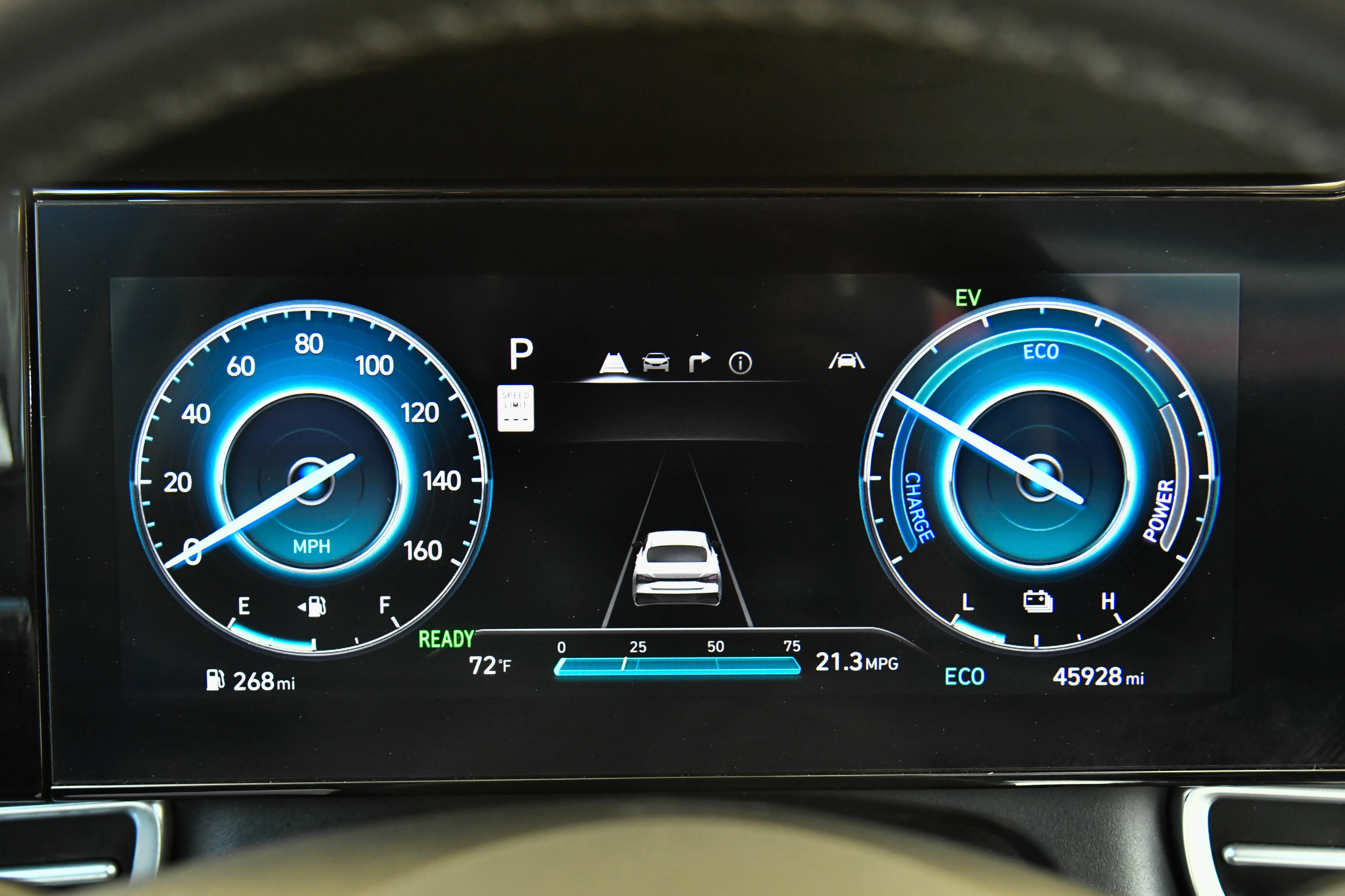 Used 2025 Hyundai Elantra Limited image 33