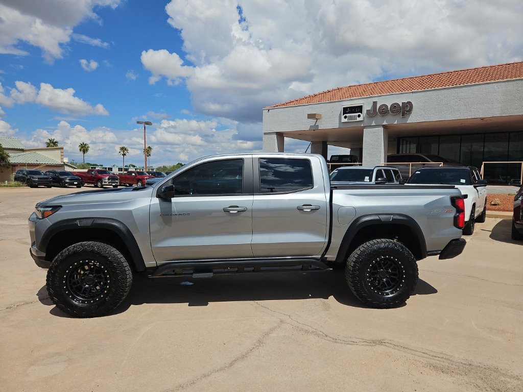 Used 2025 Chevrolet Colorado ZR2 w/ Technology Package AWD/4WD image 2