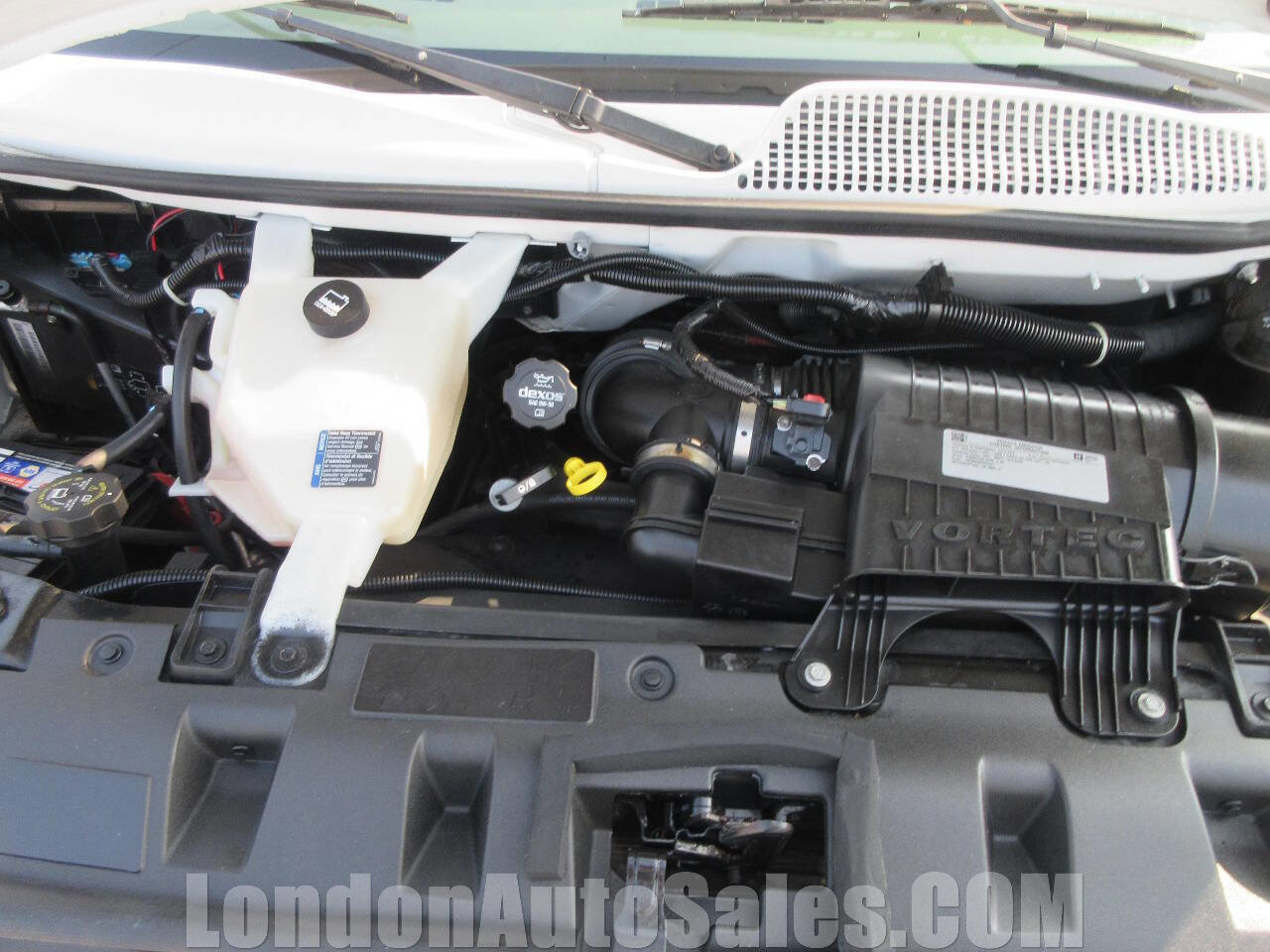 Used 2017 GMC Savana 2500 RWD image 18