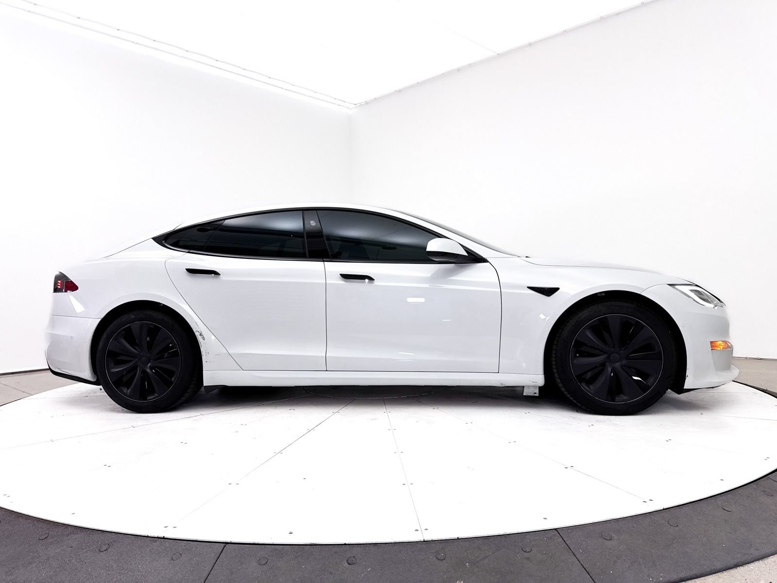Used 2022 Tesla Model S AWD/4WD image 42