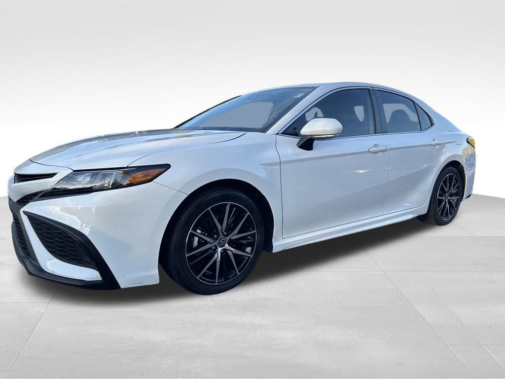 Used 2024 Toyota Camry SE