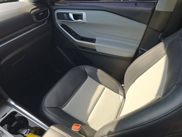 Used 2022 Ford Explorer XLT w/ Equipment Group 202A image 18