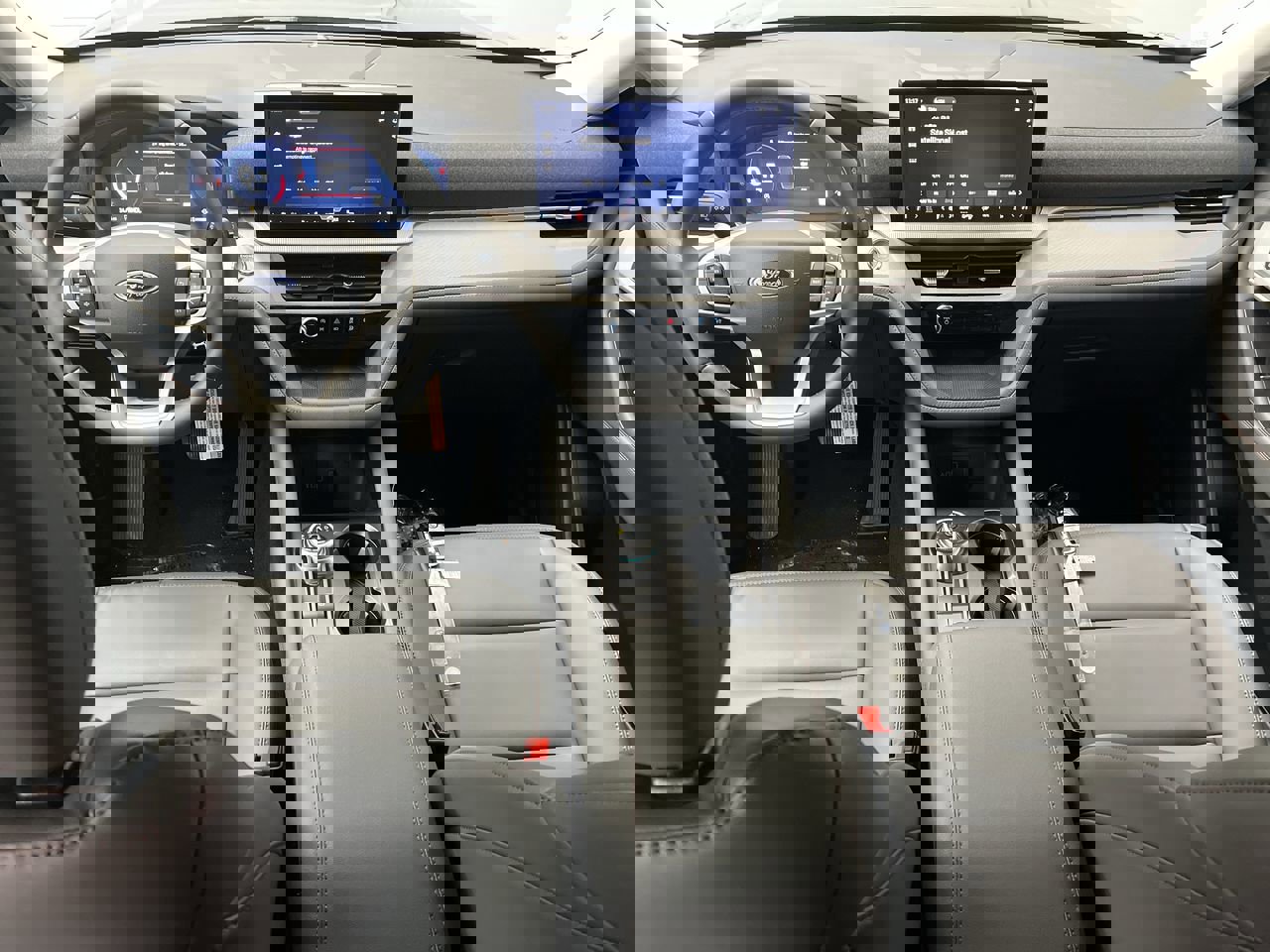 New 2026 Ford Explorer Active w/ Active Comfort Package image 4