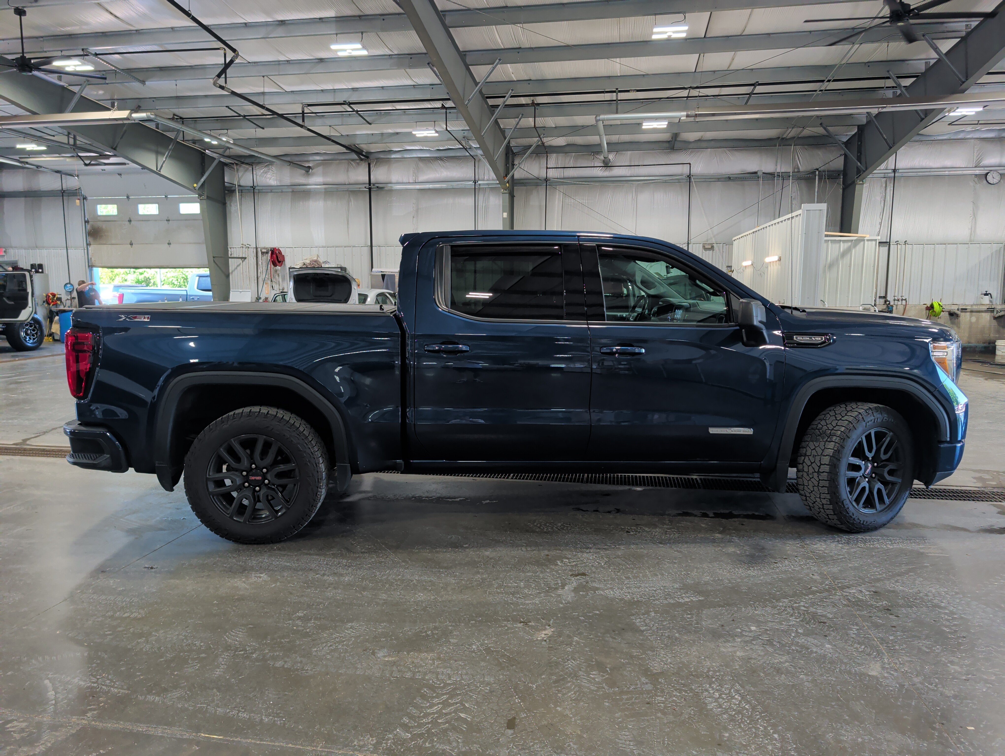 Used 2020 GMC Sierra 1500 Elevation w/ Elevation Value Package AWD/4WD image 2