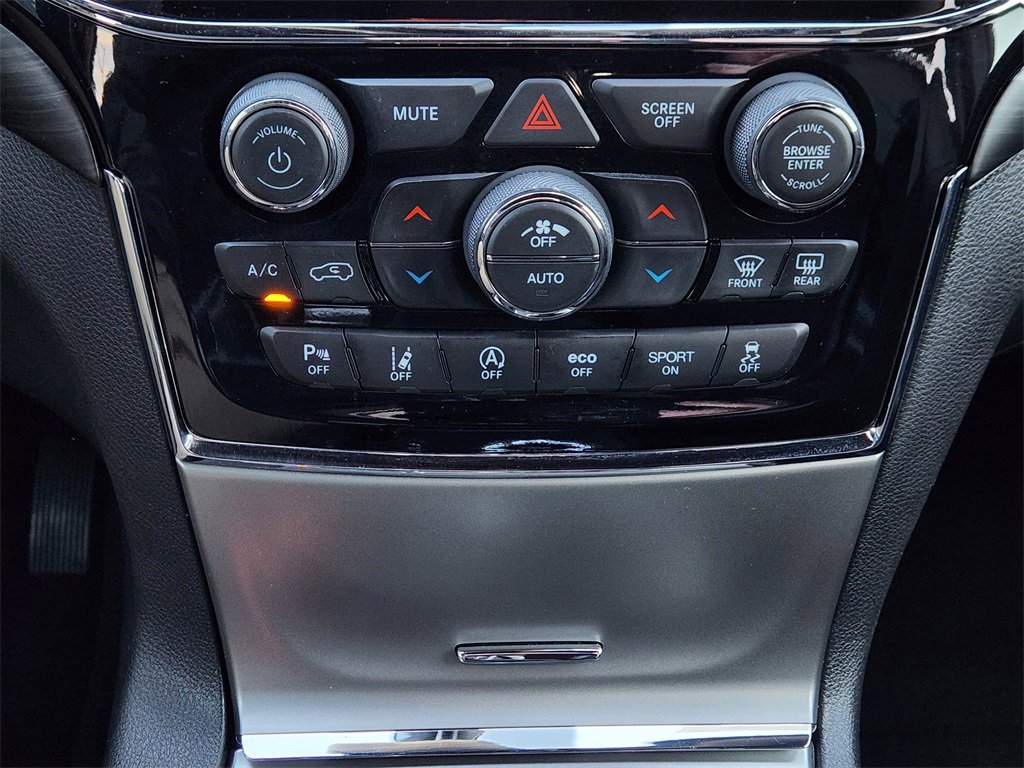 Used 2020 Jeep Grand Cherokee Altitude image 19