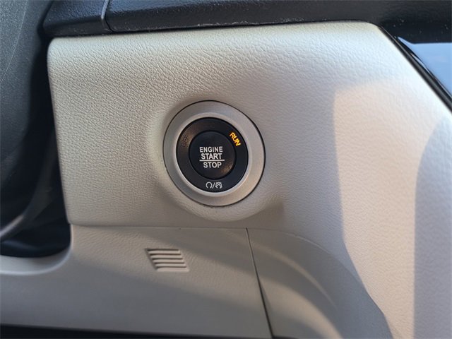 Used 2020 Chrysler Pacifica Touring image 24