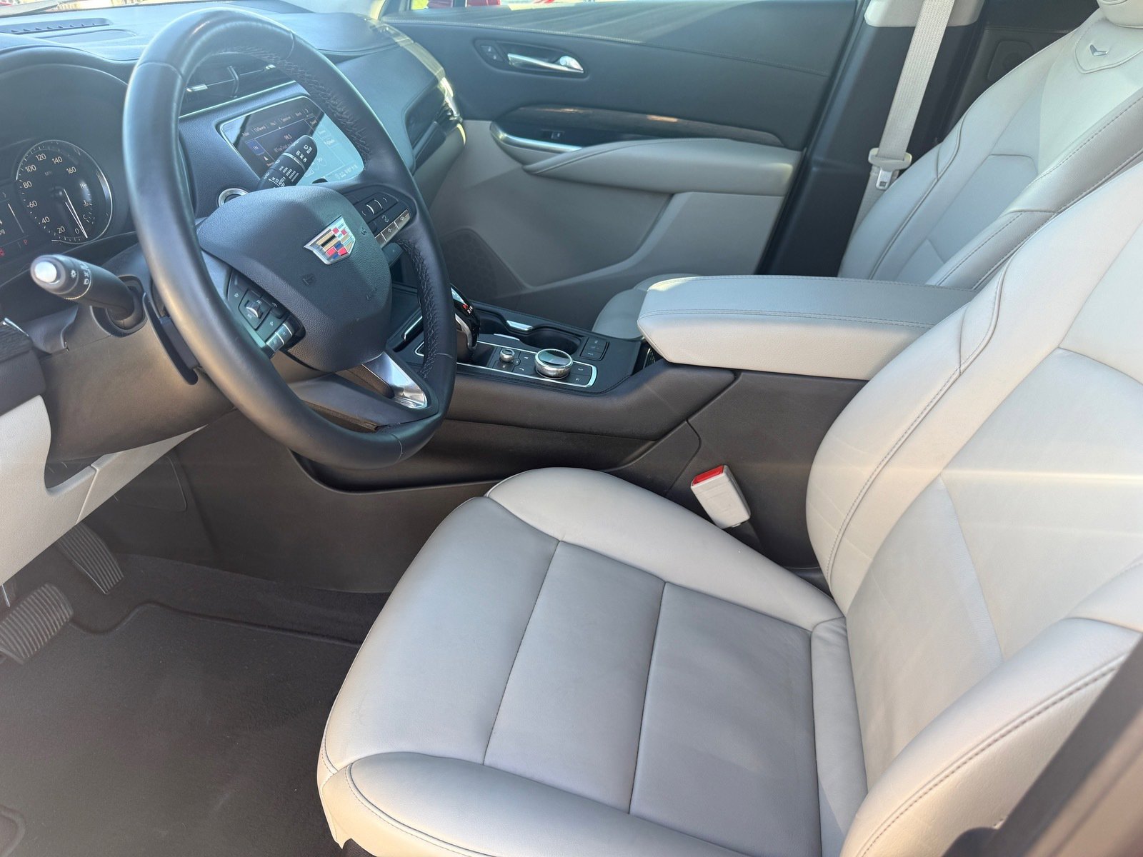 Used 2020 Cadillac XT4 Premium Luxury w/ Driver Awareness Package image 10