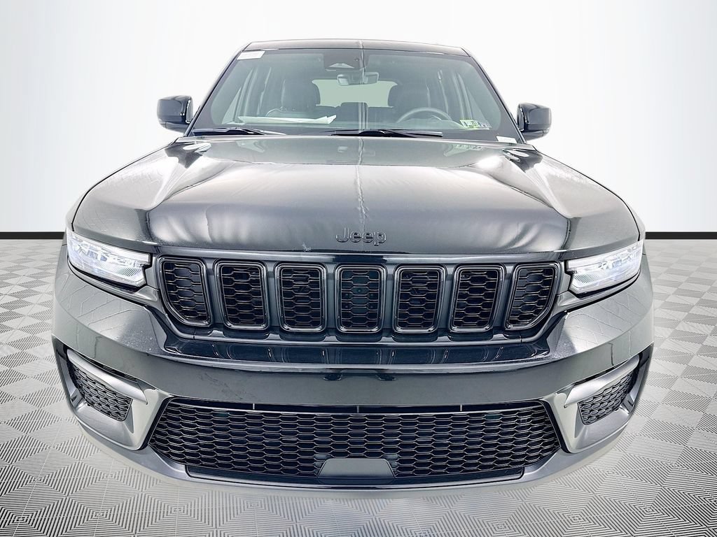 New 2025 Jeep Grand Cherokee Altitude AWD/4WD image 2