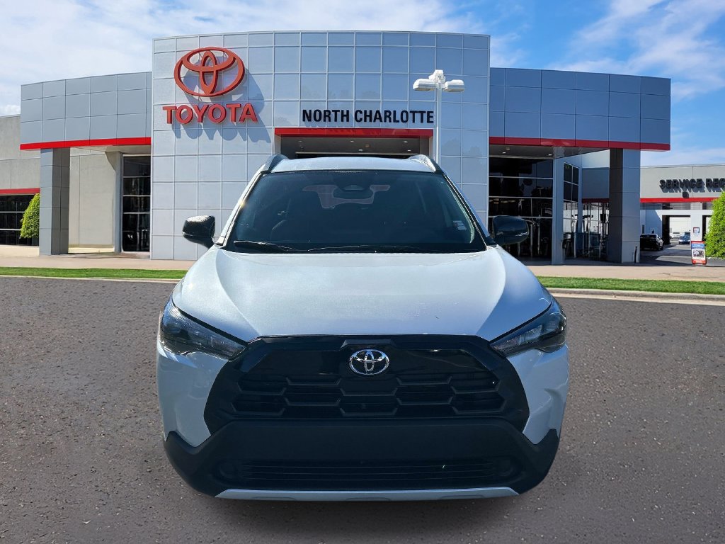 Used 2026 Toyota Corolla Cross LE FWD image 3