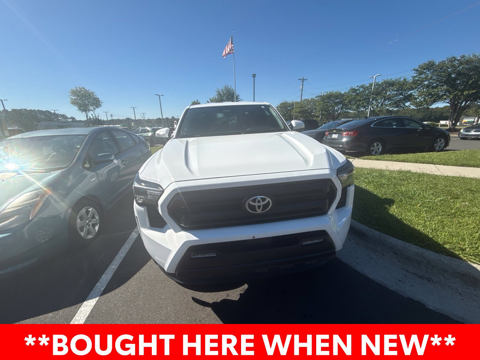 Used 2024 Toyota Tacoma SR5 AWD/4WD image 3