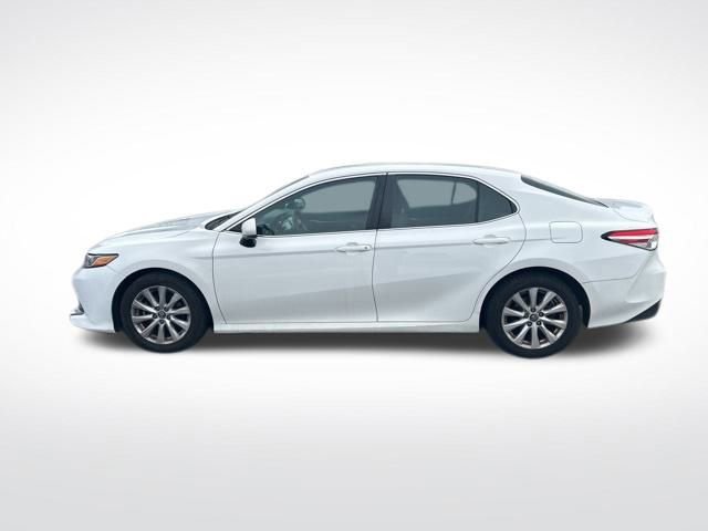 Used 2018 Toyota Camry LE image 8