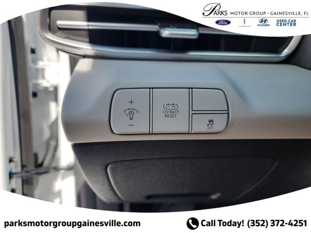 New 2025 Hyundai Elantra Limited image 26