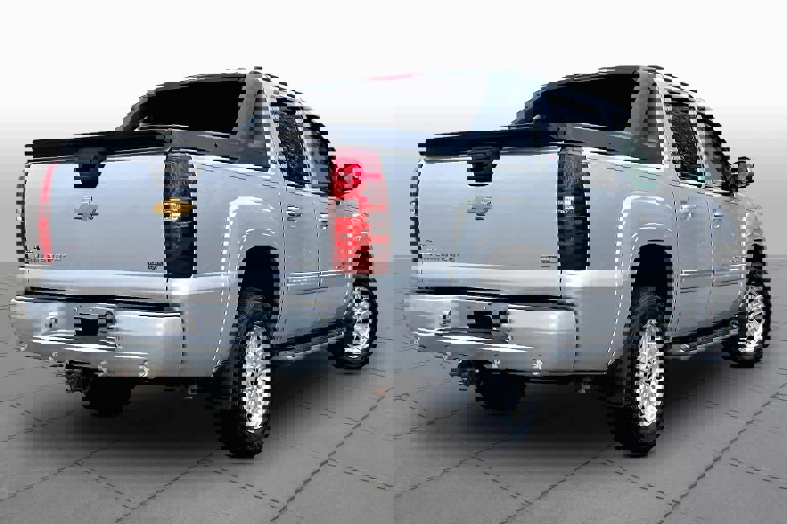 Used 2012 Chevrolet Avalanche LT w/ Suspension Package, Off-Road image 12