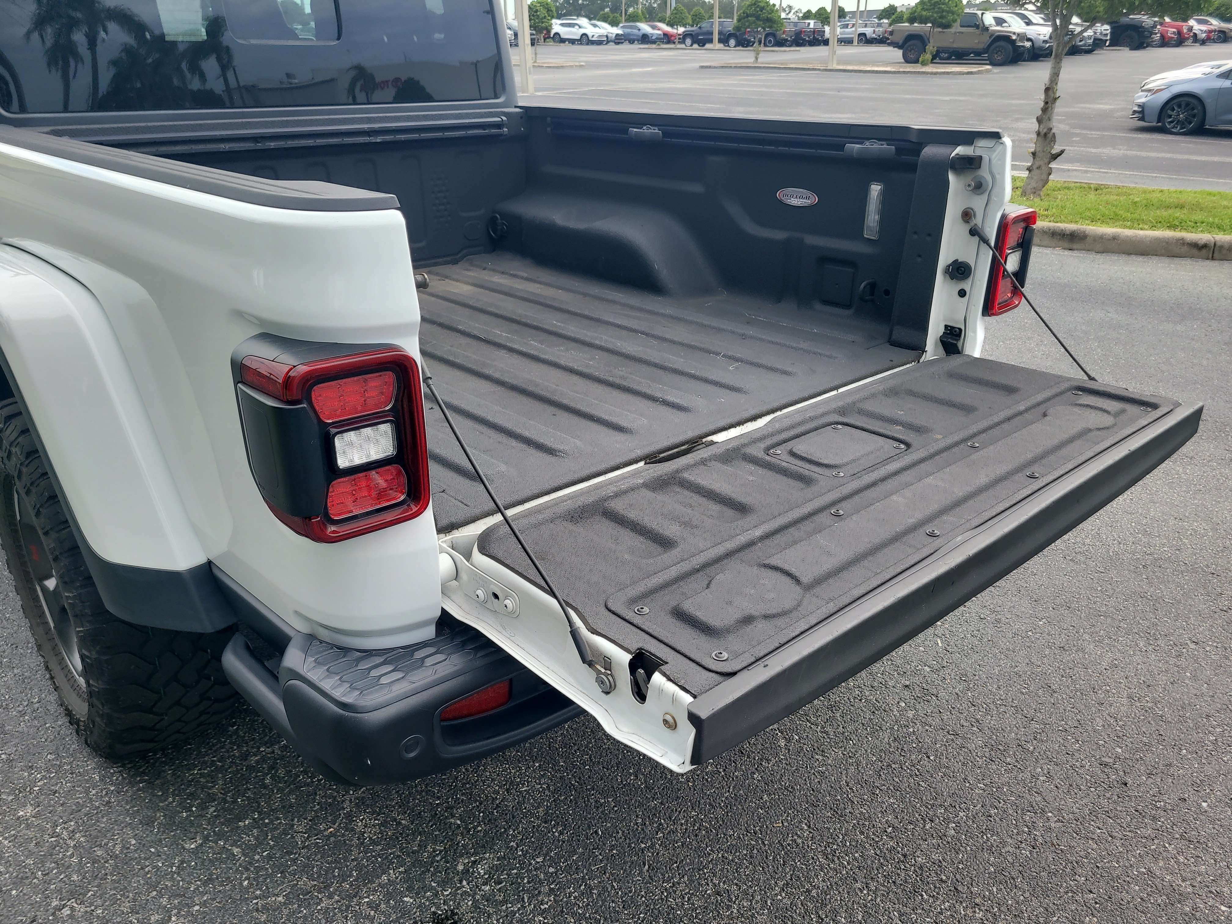 Used 2020 Jeep Gladiator Rubicon AWD/4WD image 11