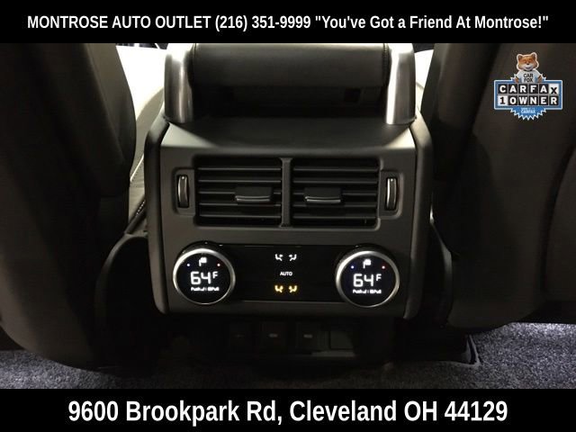 Used 2024 Land Rover Discovery Metropolitan Edition image 27