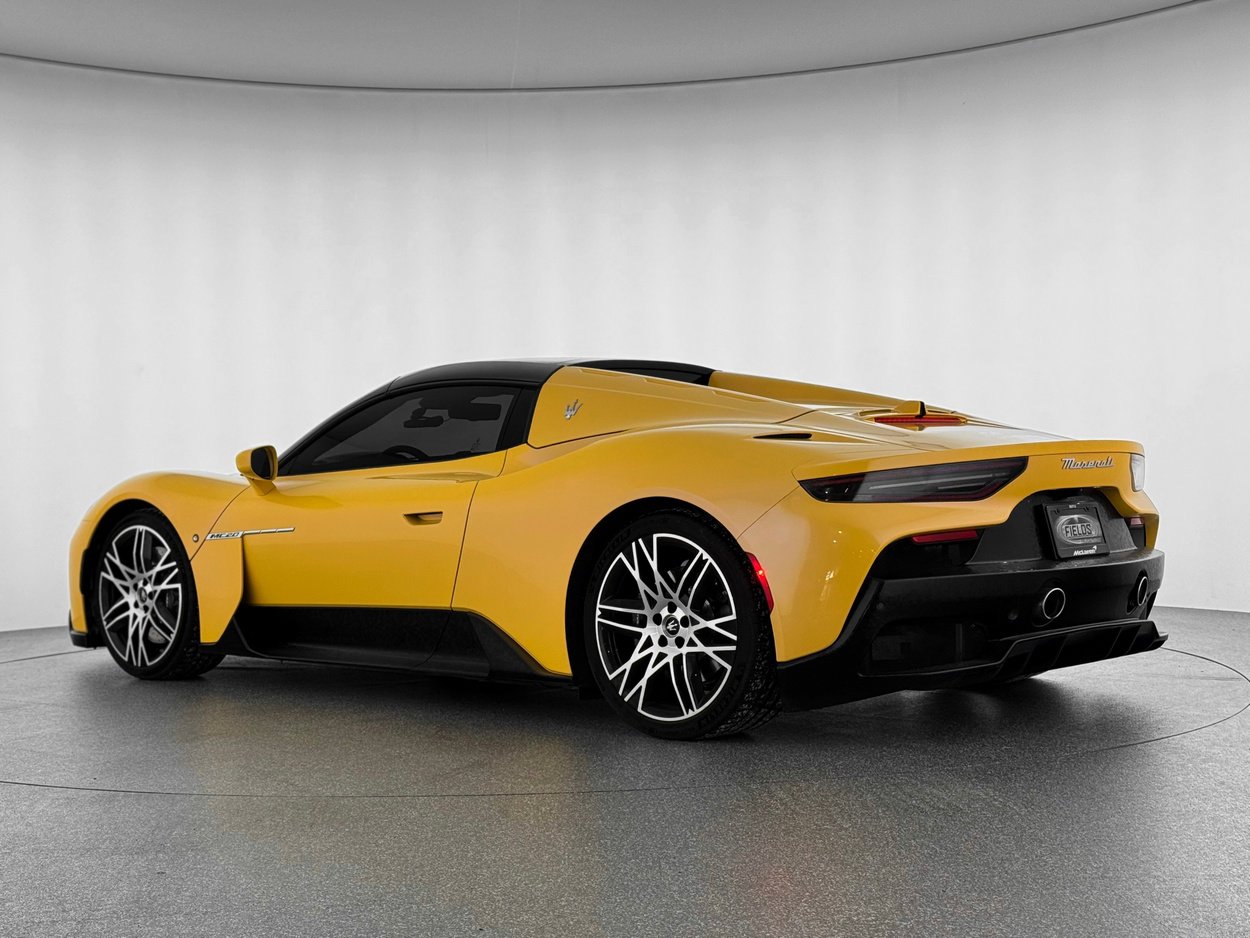 Used 2023 Maserati MC20 Spyder image 3