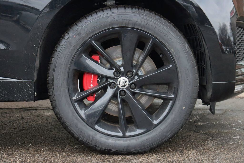 Used 2025 Jaguar F-PACE R-Dynamic S AWD/4WD image 9