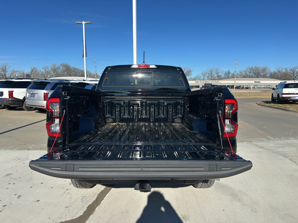 Used 2025 Ford Ranger Lariat w/ Black Appearance Package image 9