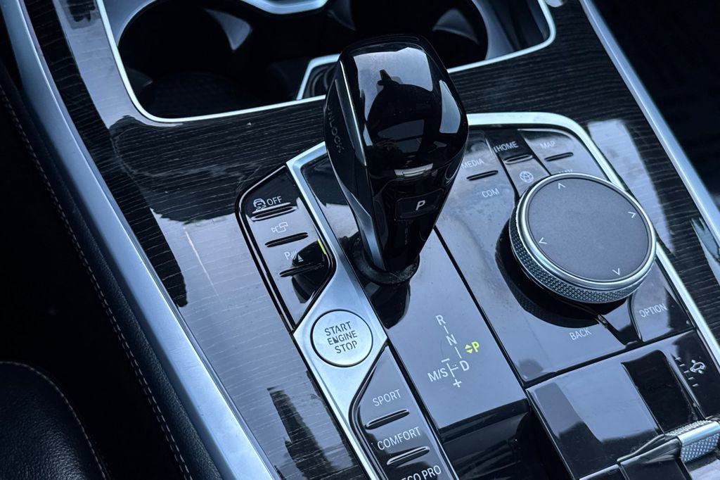 Used 2022 BMW X7 xDrive40i w/ M Sport Package image 25