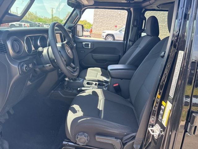 Used 2023 Jeep Wrangler Sport S image 27