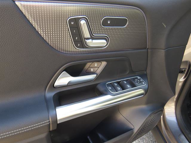 Certified 2022 Mercedes-Benz GLA 250 4MATIC image 9