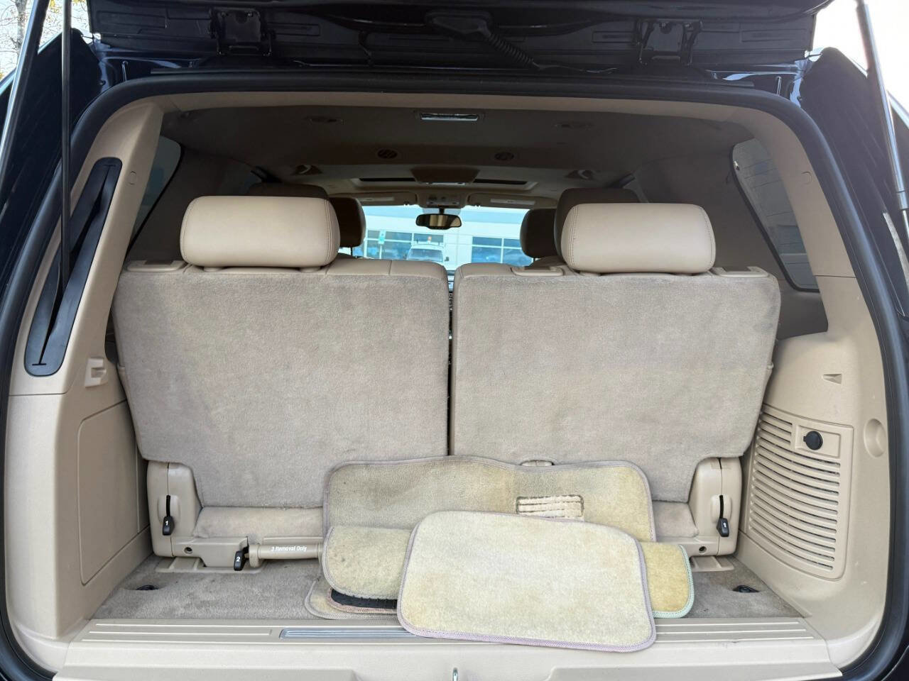 Used 2012 Cadillac Escalade Luxury image 33